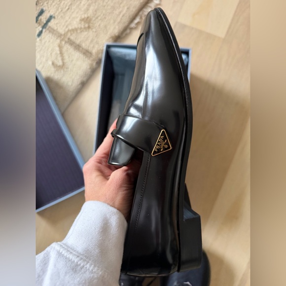 Prada womens leather flat loafers, new, size 40 fit size 9 - Picture 3 of 7